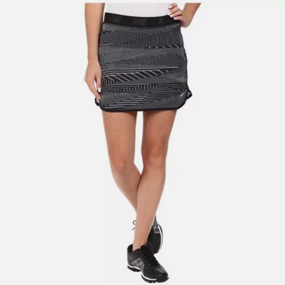 Nike Flip print golf/tennis skort.